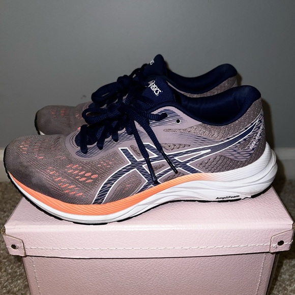 ASICS Gel-Excite women’s size 7 - Picture 2 of 5
